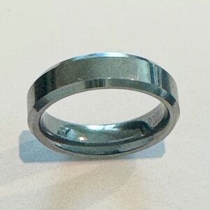 Men’s Tungsten Carbide Wedding Band sz 9